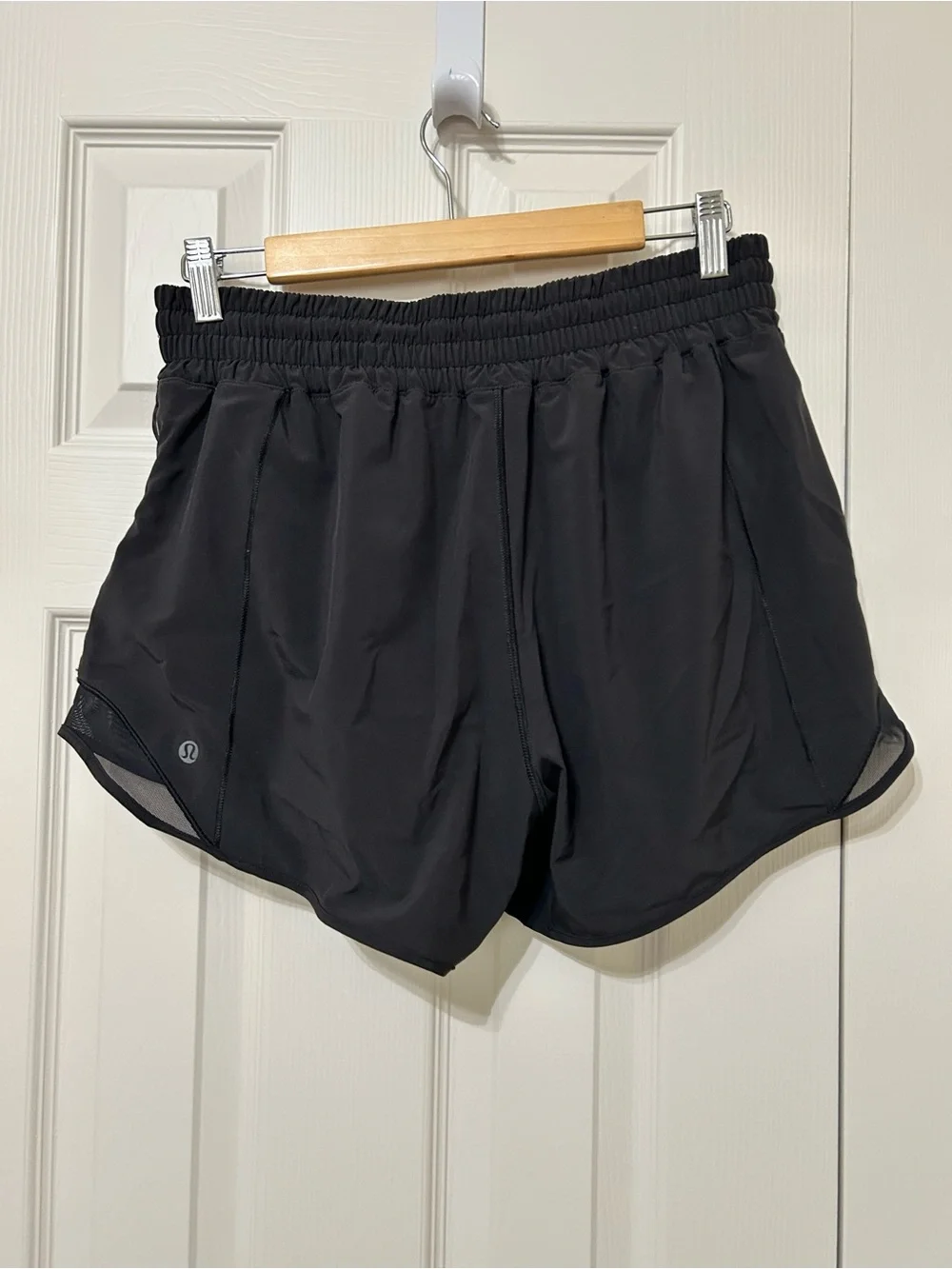 NEW lululemon athletica Black Hotty Hot High-Rise Lined Short 4